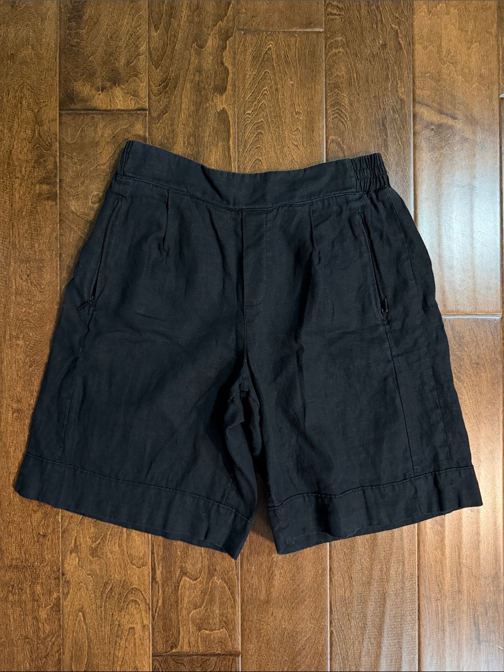 Women’s Athleta Black Linen Relaxed Pleated Shorts